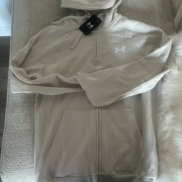 Cream under armor , size small, new with tags. - Picture 3 of 3